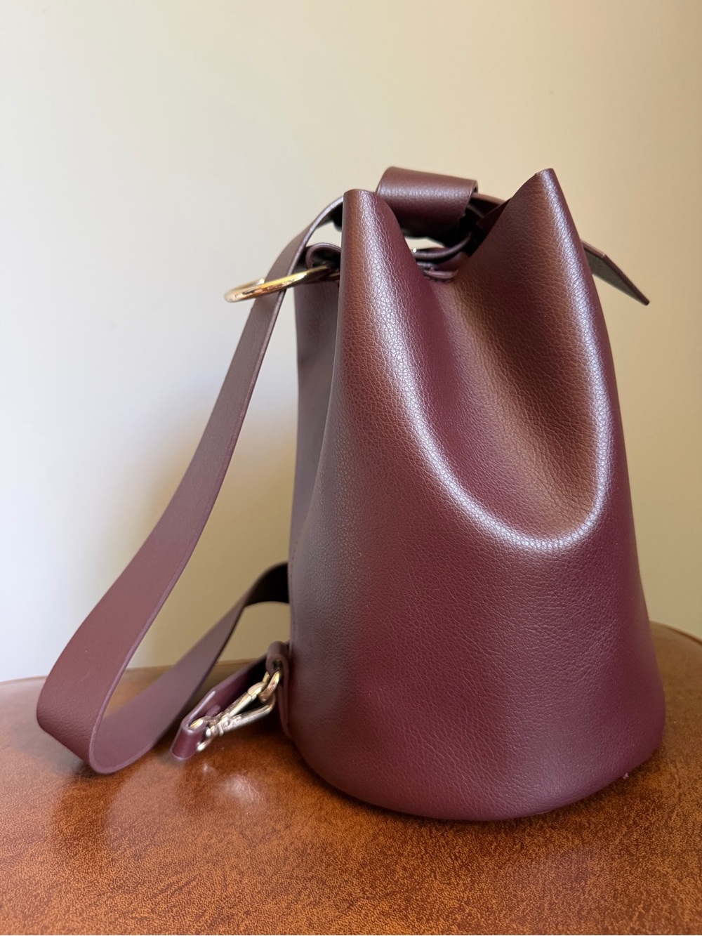 Zara vegan Leather Bucket Bag in Burgundy 2 ways to carry!